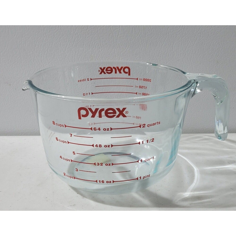 Vintage Pyrex LARGE Glass 8 cup / 2 qt Measuring Cup Red Lettering #564